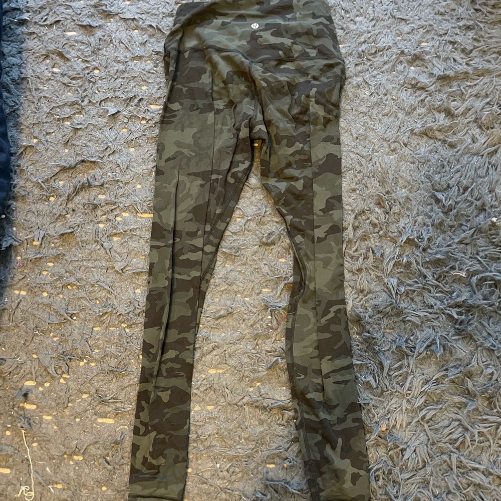 Lululemon Camo Leggings size 8